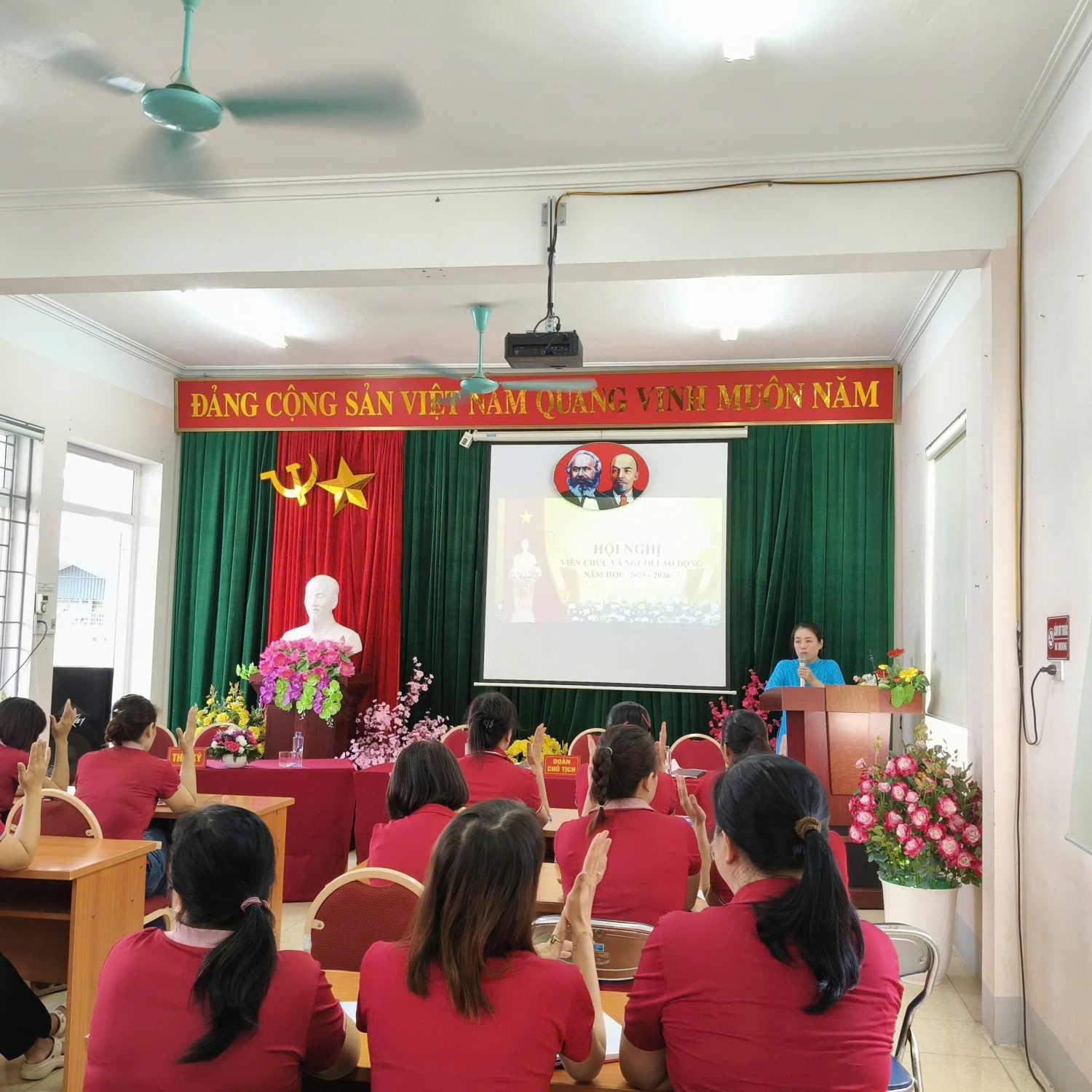 z7037989962713 e916665a09902e60310a7a57e3ad57f0