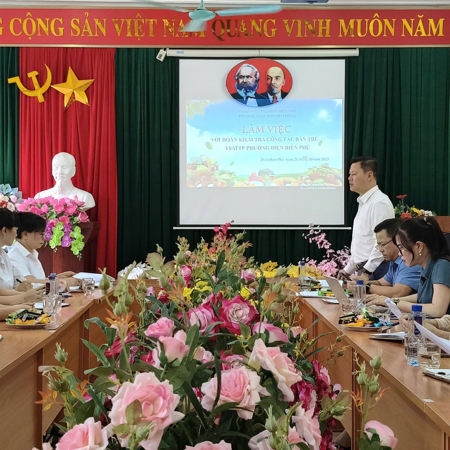 TRƯỜNG MẦM NON HOA HỒNG LÀM TỐT CÔNG TÁC ĐẢM BẢO VỆ SINH AN TOÀN THỰC PHẨM TRONG HOẠT ĐỘNG TỔ CHỨC BÁN TRÚ