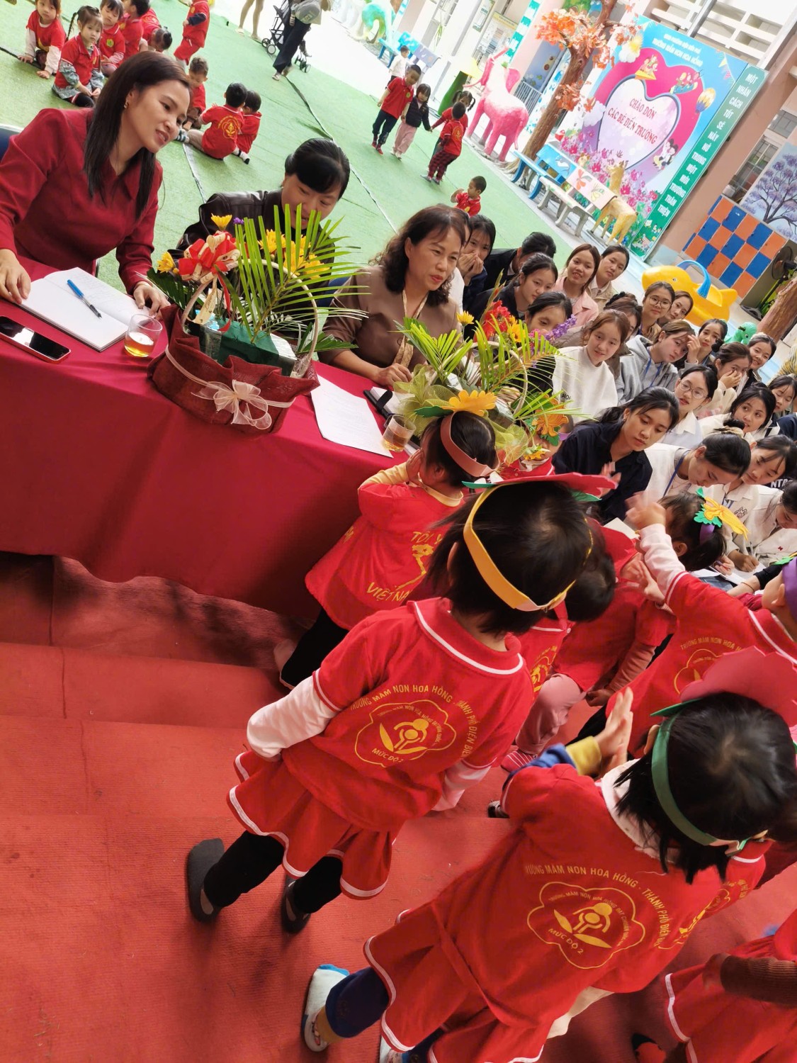 TRƯỜNG MẦM NON HOA HỒNG ĐÓN ĐOÀN THỰC TẬP SƯ PHẠM NGÀNH GDMN LẦN 2, QUA HOẠT ĐỘNG DỰ GIỜ MẪU NĂM HỌC 2025 – 2026.